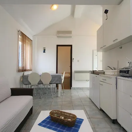 Betina Stjepana Radica Apartamento Tisno